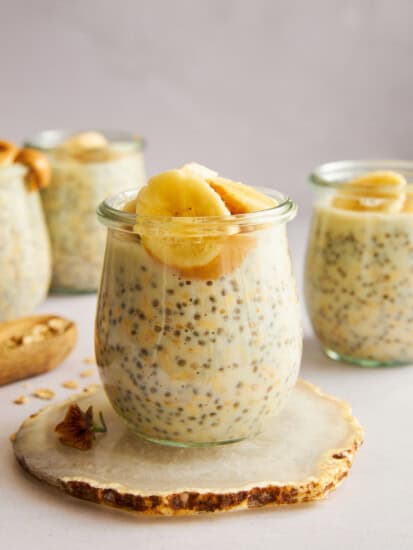 Jars of banana pudding overnight oats.