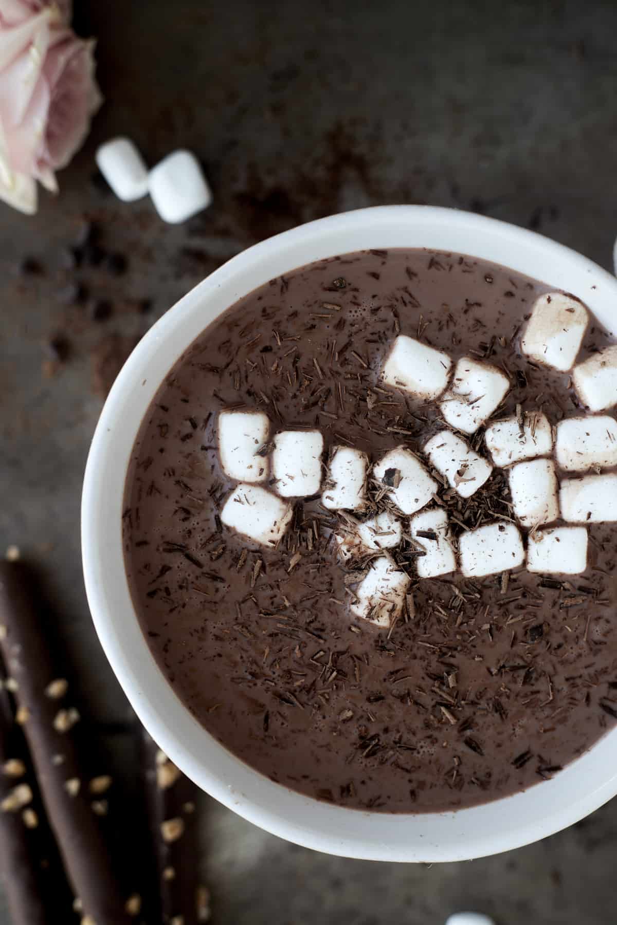 https://www.fooddolls.com/wp-content/uploads/2021/01/Slow-cooker-hot-chocolate6749.jpg