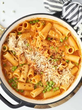 overhead image of one pot spicy rigatoni