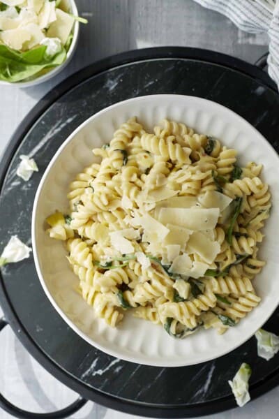 One Pot Spinach and Artichoke Pasta (No-boil pasta recipe) - Food Dolls