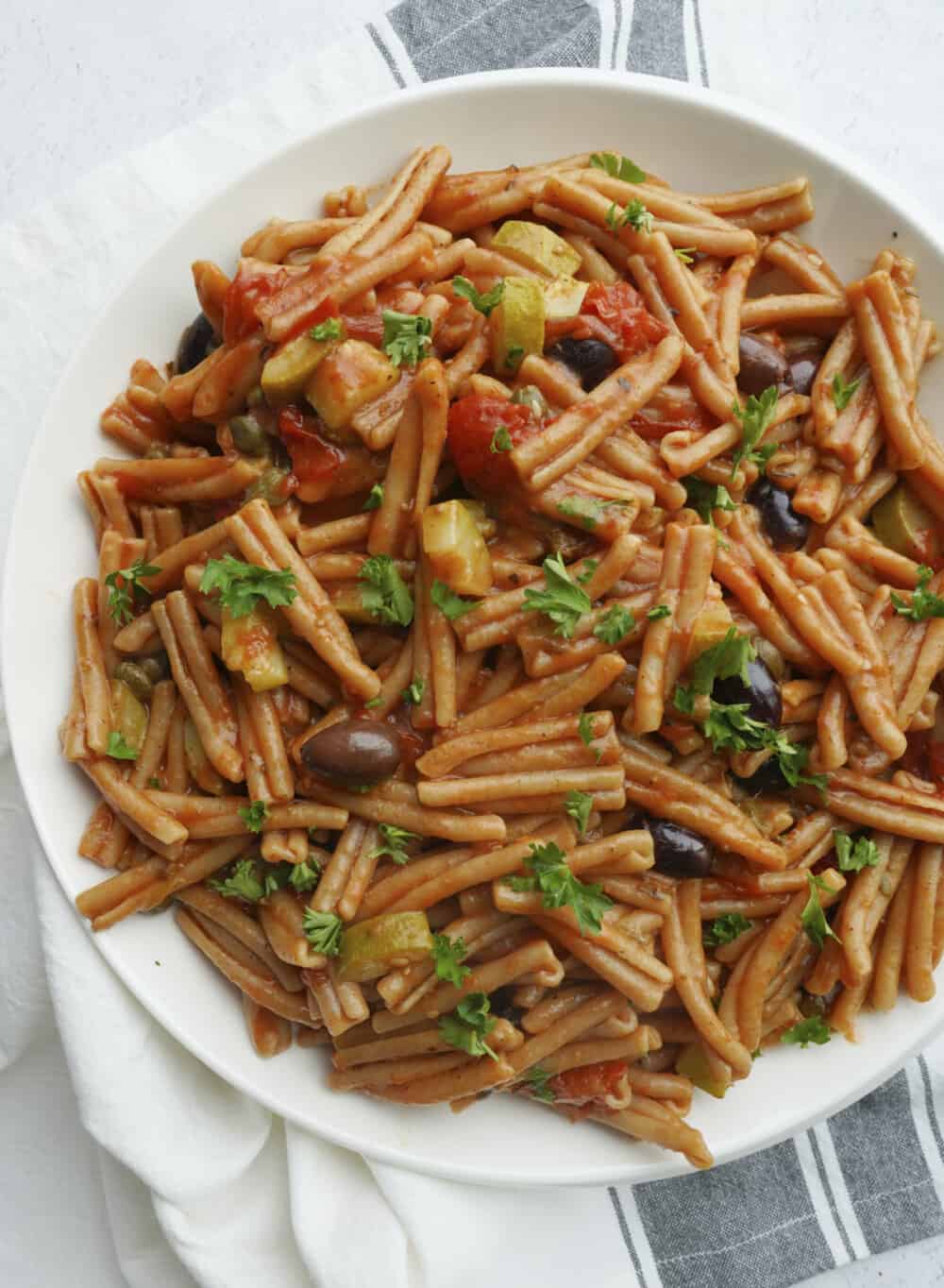 One Pot Pasta Puttanesca (with whole wheat pasta) - Food Dolls
