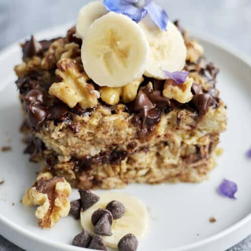 https://www.fooddolls.com/wp-content/uploads/2022/08/Banana-Bread-Oatmeal1797-500x500.jpg