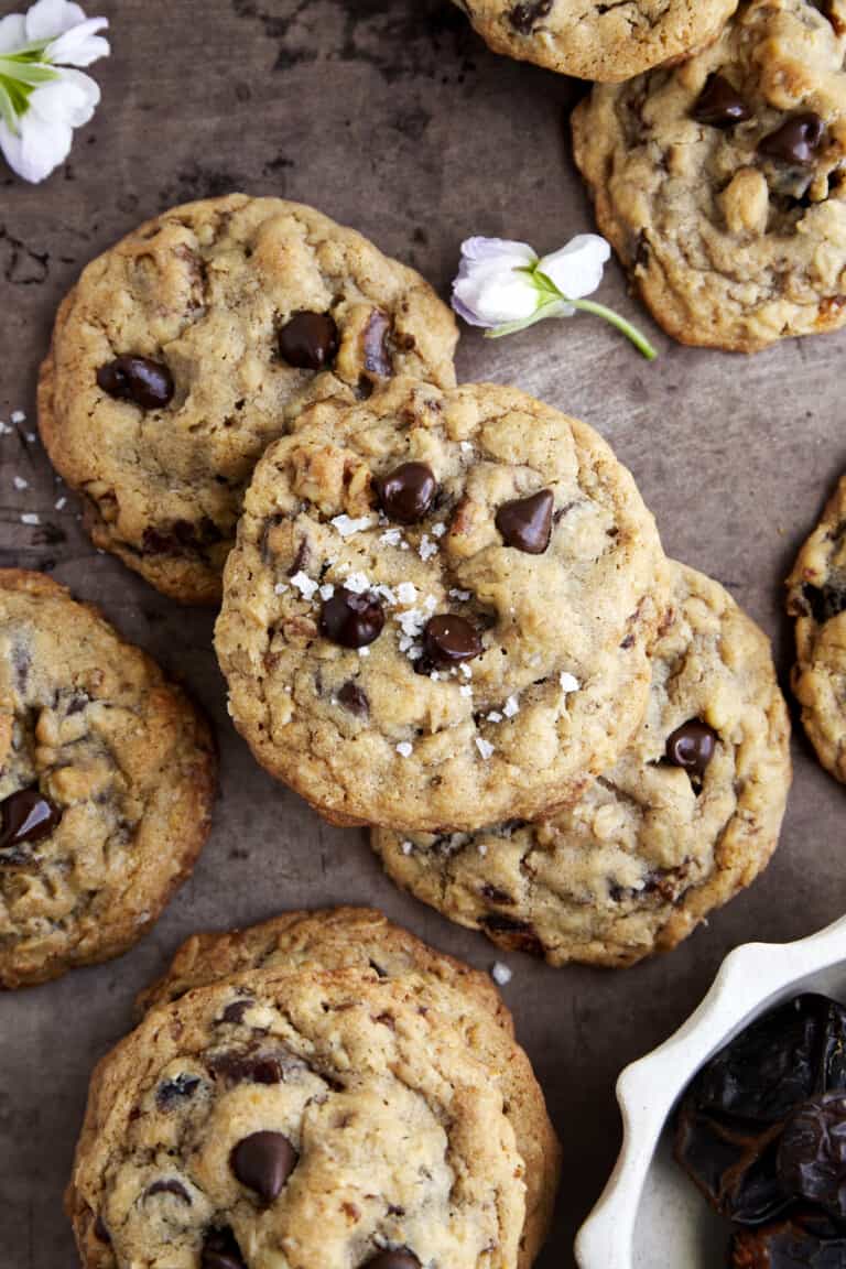 Date Cookies with Chocolate Chips and Walnuts - Food Dolls