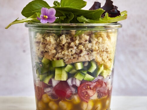 https://www.fooddolls.com/wp-content/uploads/2023/04/Med-Salad-Jar16573-500x375.jpg