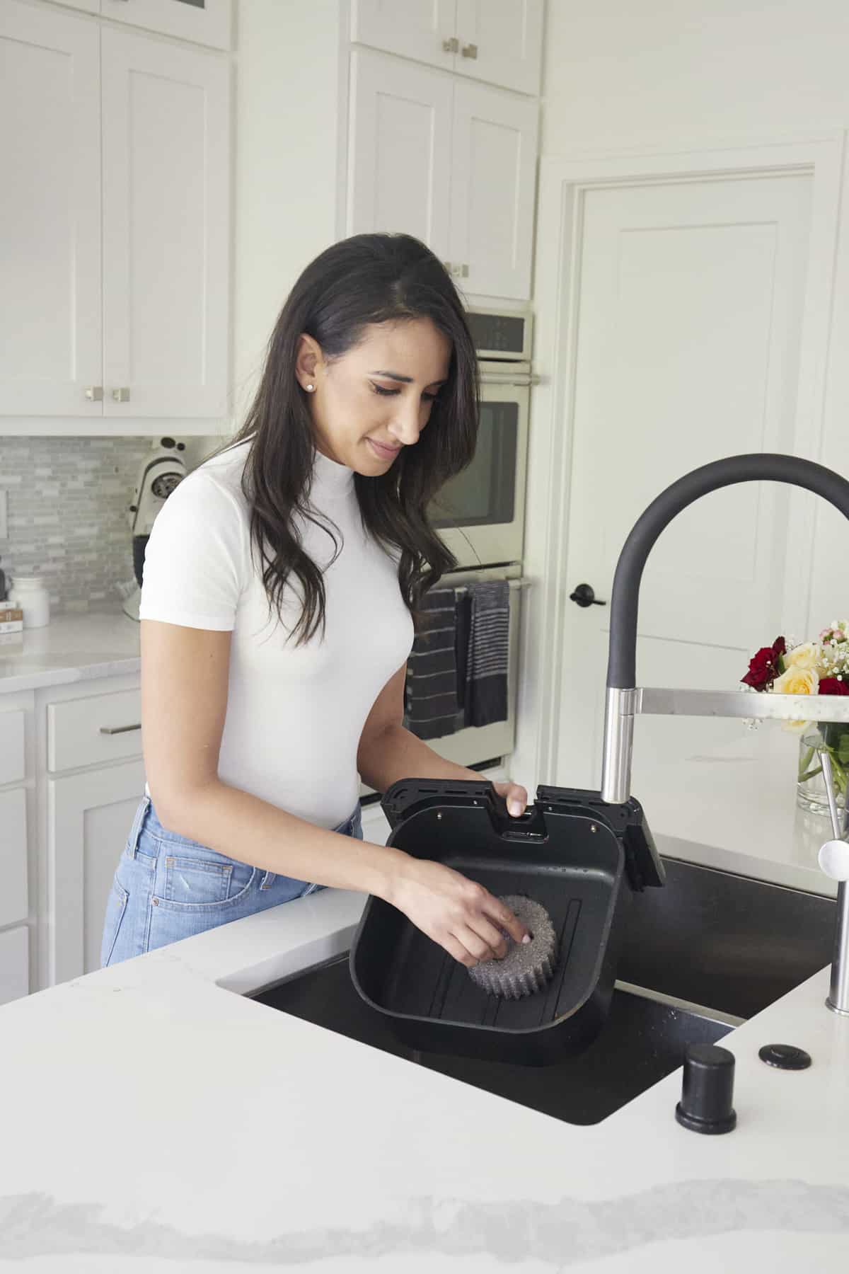 https://www.fooddolls.com/wp-content/uploads/2023/04/how-to-clean-a-dishwasher17231.jpg
