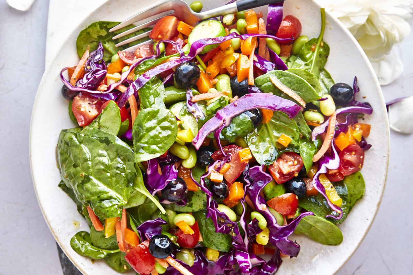 https://www.fooddolls.com/wp-content/uploads/2023/05/Rainbow-Salad-Jar17064-1600x1067.jpg