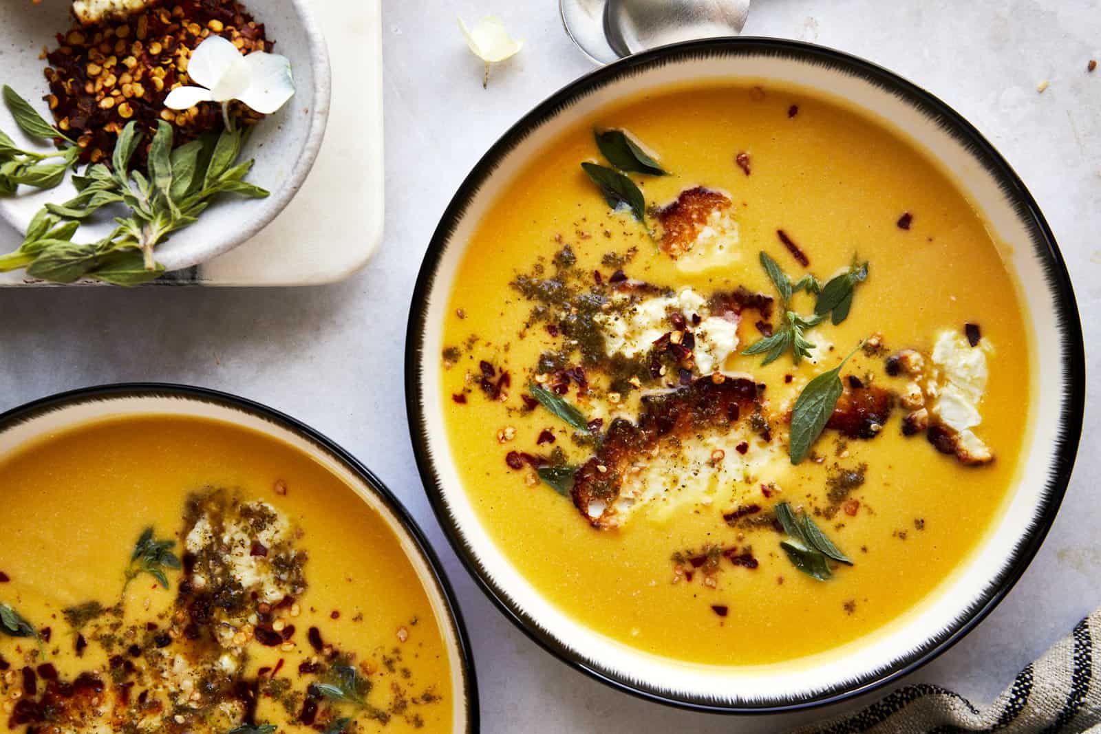 https://www.fooddolls.com/wp-content/uploads/2023/11/Butternutsquash-Soup-with-feta1931.jpg